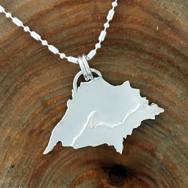 U.P. Pendant - Michigan Upper Peninsula and Lake Superior Sterling Silver - uppen007